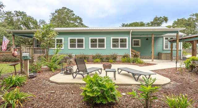 Photo of 501 12th St Unit SE, Carrabelle, FL 32322