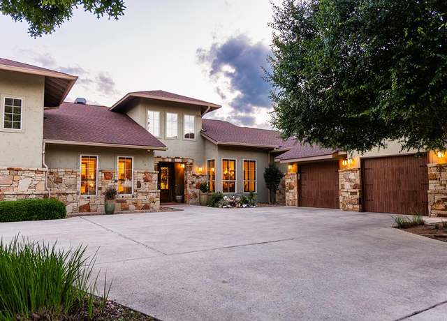 Property at 2915 Dry Hollow Dr, Kerrville, TX 78028, 3 beds, 3 baths
