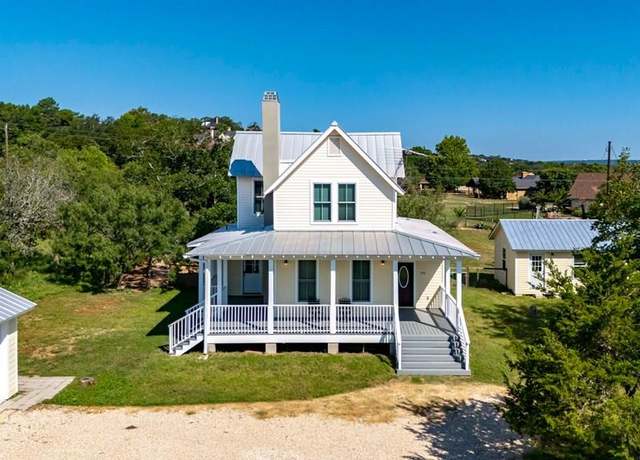 Property at 270 Oak Hollow Dr, Kerrville, TX 78028, 4 beds, 2.5 baths