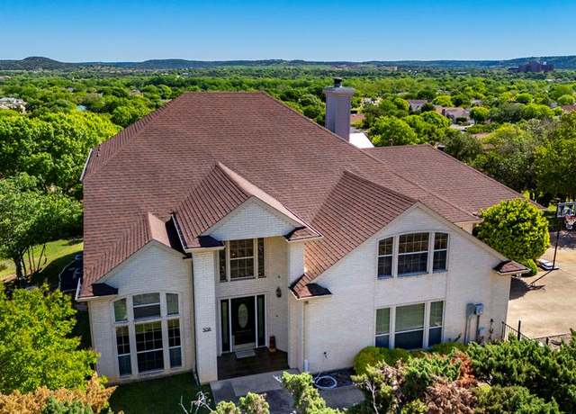 Property at 508 Highlands Dr, Kerrville, TX 78028, 4 beds, 3.5 baths