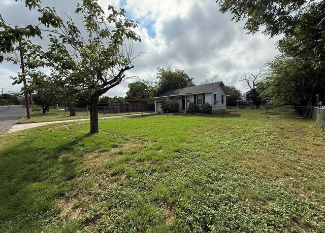 Property at 819/821 Clay St, Kerrville, TX 78028, 2 beds, 2 baths