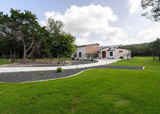 Property at 845 Coronado Dr, Kerrville, TX 78028, 3 beds, 2.5 baths