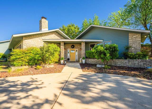 Property at 126 W Hunters Pointe Dr, Kerrville, TX 78028, 3 beds, 3.5 baths