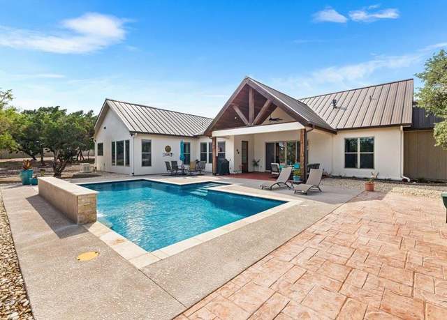 Property at 138 S San Juan, Kerrville, TX 78028, 4 beds, 3.5 baths