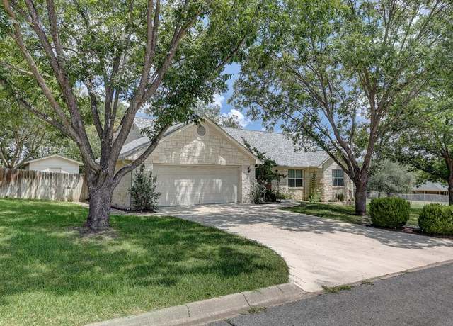 Property at 205 Red Oak Ln, Ingram, TX 78025, 3 beds, 2 baths