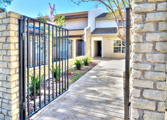 Property at 2403 Birkdale Ln, Kerrville, TX 78028, 4 beds, 4 baths