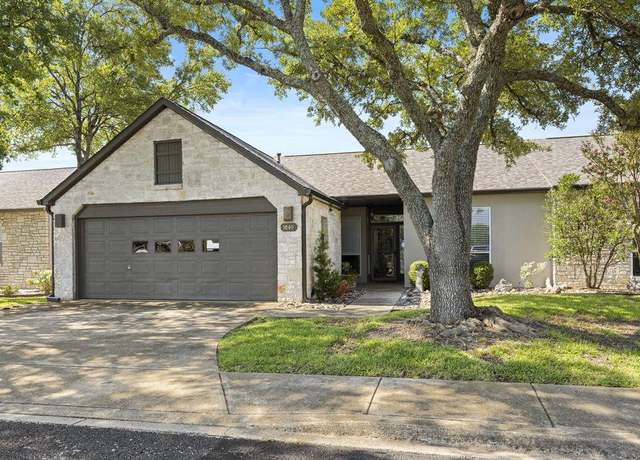 Property at 1040 Edinburgh Dr, Kerrville, TX 78028, 2 beds, 2 baths