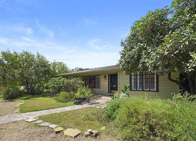 Property at 825 Myrta St, Kerrville, TX 78028, 3 beds, 2 baths