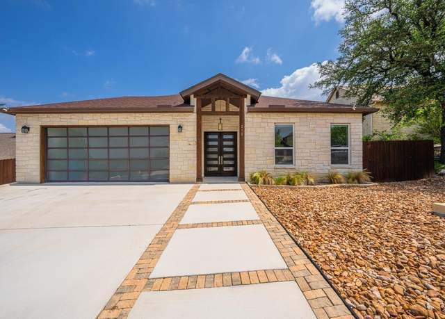 Property at 212 Castle Pines Dr, Kerrville, TX 78028, 4 beds, 2.5 baths