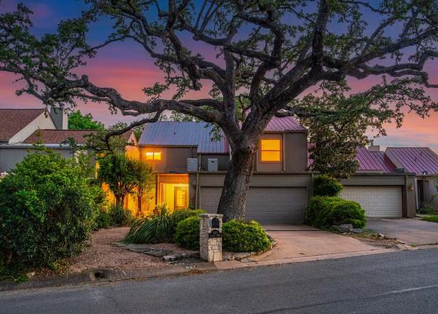 Property at 507 Fairway Dr, Kerrville, TX 78028, 3 beds, 2.5 baths