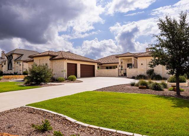 Property at 1017 Pinnacle View Dr, Kerrville, TX 78028, 3 beds, 3 baths