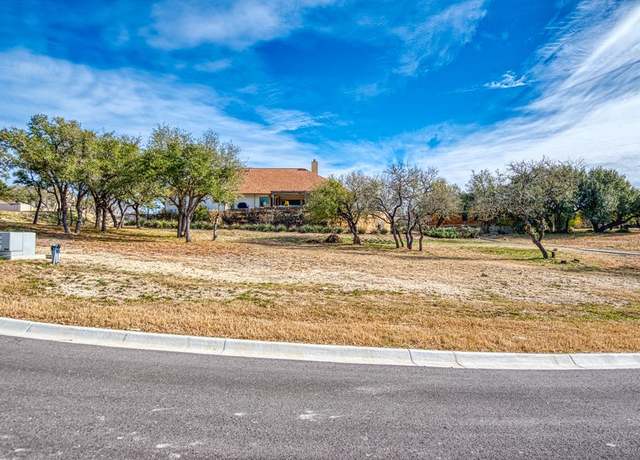 Property at 2102 Valencia Dr, Kerrville, TX 78028