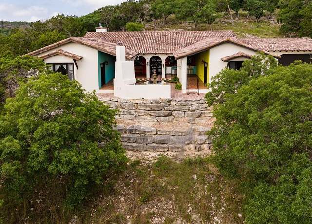 Property at 800 Landmark Ln, Kerrville, TX 78028, 3 beds, 2 baths
