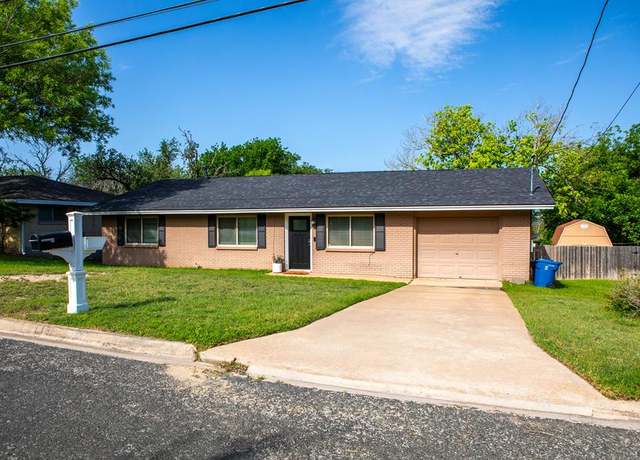 Property at 1117 Barbara Ann St, Kerrville, TX 78028, 3 beds, 2 baths