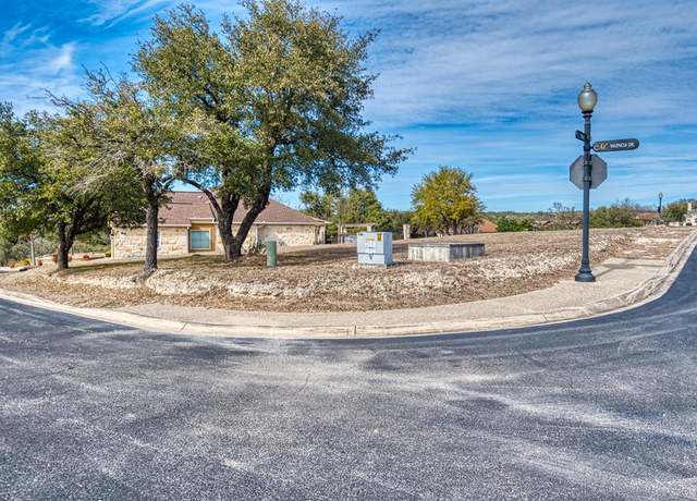 Property at 1902 Valencia Dr, Kerrville, TX 78028