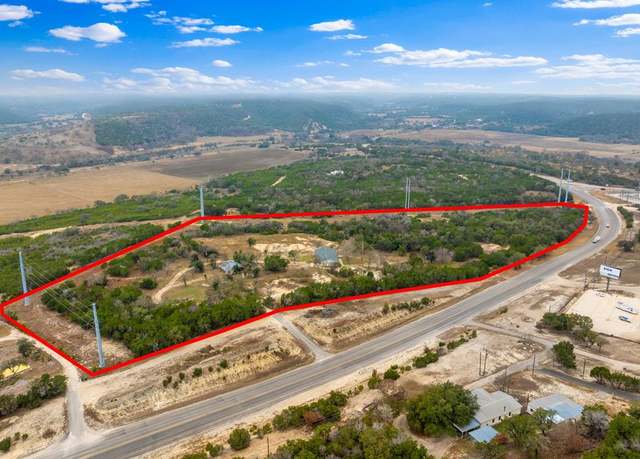 Property at 3611 Medina Hwy, Kerrville, TX 78028, 3 beds, 2.5 baths