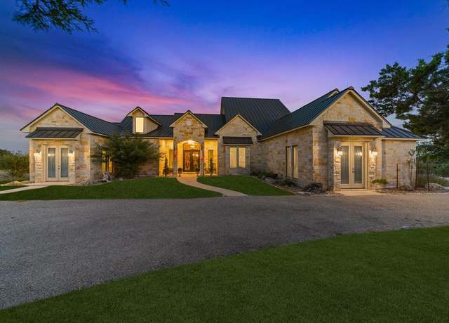 Property at 730 S Honor Dr, Kerrville, TX 78028, 4 beds, 4.5 baths