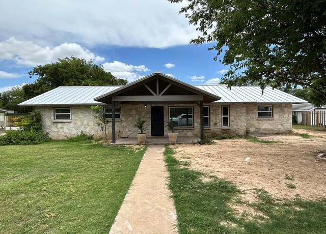 Property at 605 S Lewis Ave, Kerrville, TX 78028, 4 beds, 2.5 baths