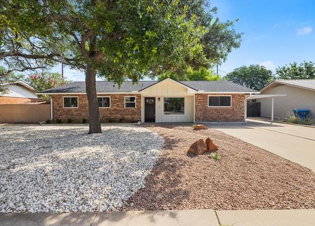Property at 140 Village Dr, Kerrville, TX 78028, 3 beds, 2 baths