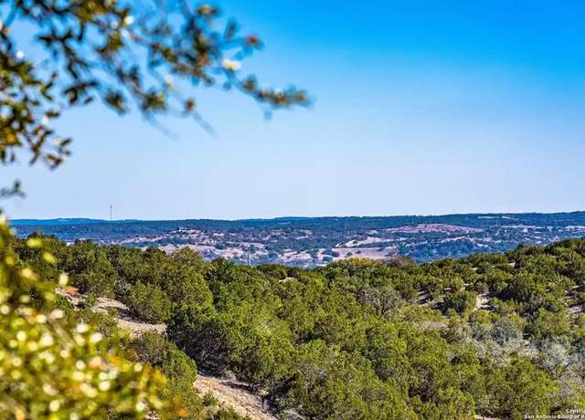 Property at 104 Mott Dr, Kerrville, TX 78028