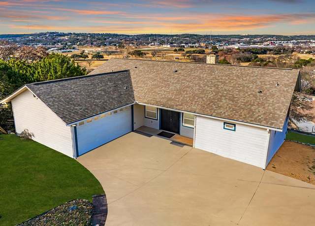 Property at 1204 Cypress Creek Rd, Kerrville, TX 78028, 3 beds, 2.5 baths