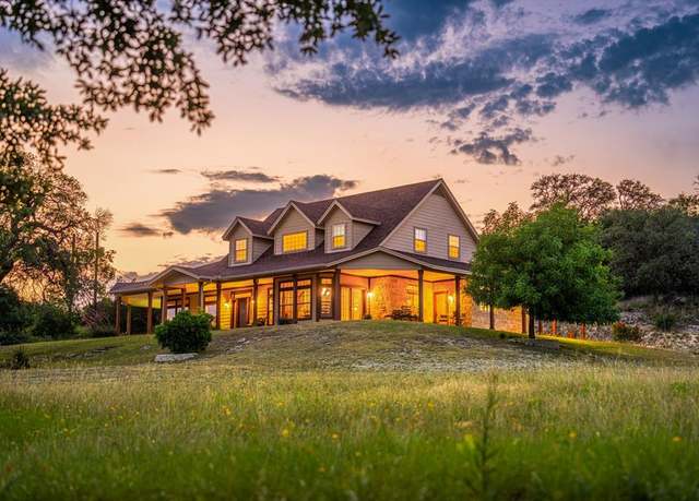 Property at 125 Real Woods Vw, Kerrville, TX 78028, 4 beds, 2.5 baths