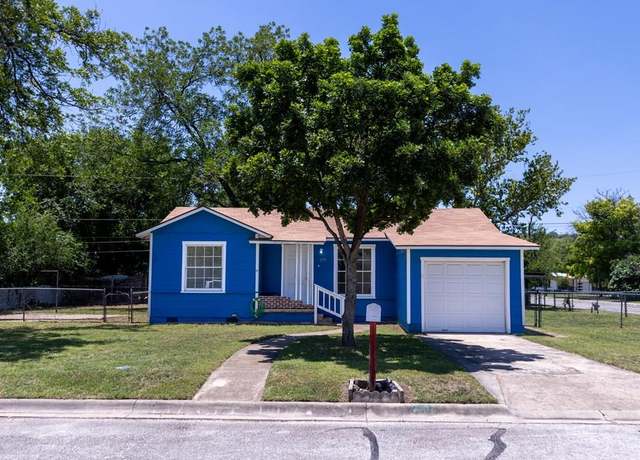 Property at 519 Milton St, Kerrville, TX 78028, 3 beds, 2 baths