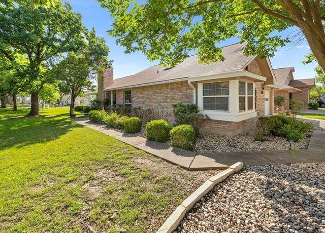 Property at 426 Florian Dr, Kerrville, TX 78028, 2 beds, 2 baths