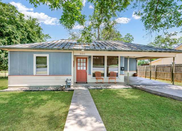 Property at 806 W Travis St, Fredericksburg, TX 78624, 2 beds, 1 bath