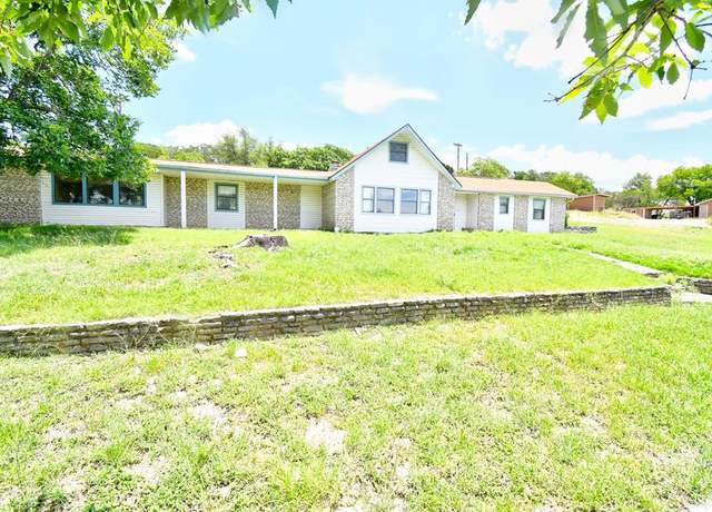Property at 217 Ball Dr, Kerrville, TX 78028, 3 beds, 2.5 baths