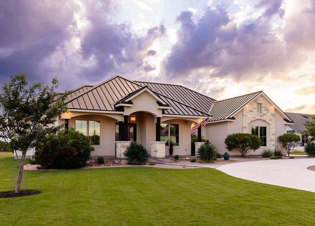 Property at 1020 Cielo Dr, Kerrville, TX 78028, 3 beds, 2 baths