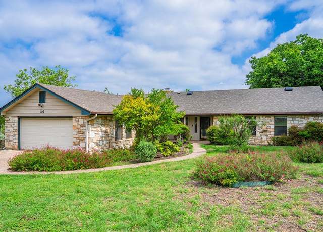 Property at 100 Riverhill Blvd, Kerrville, TX 78028, 3 beds, 2.5 baths
