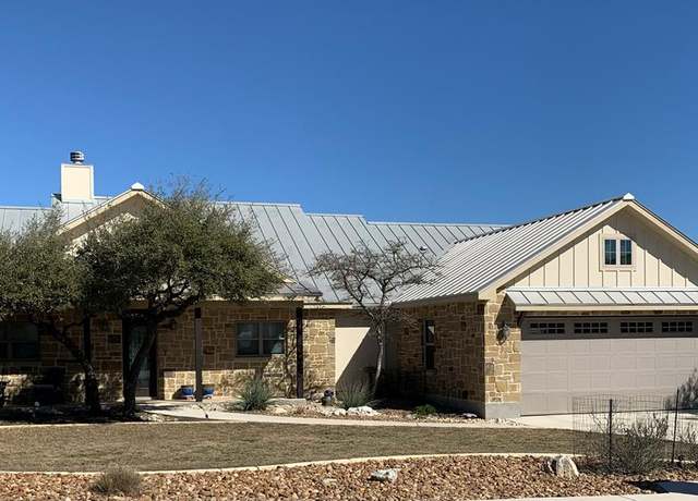 Property at 74 Tablerock Dr, Kerrville, TX 78028, 3 beds, 2 baths