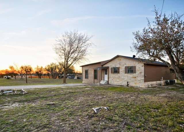 Property at 40 Deloris Dr, Harper, TX 78631, 3 beds, 1.5 baths