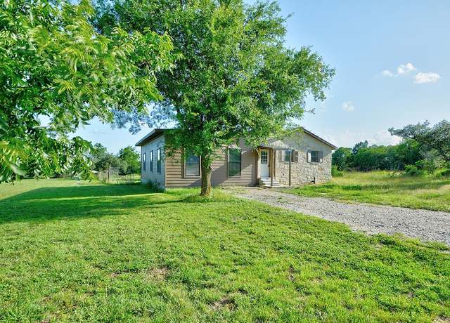 Property at 40 Deloris Dr, Harper, TX 78631, 3 beds, 1.5 baths