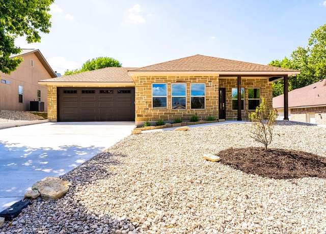 Property at 706 Oak Valley Dr, Kerrville, TX 78028, 3 beds, 2 baths