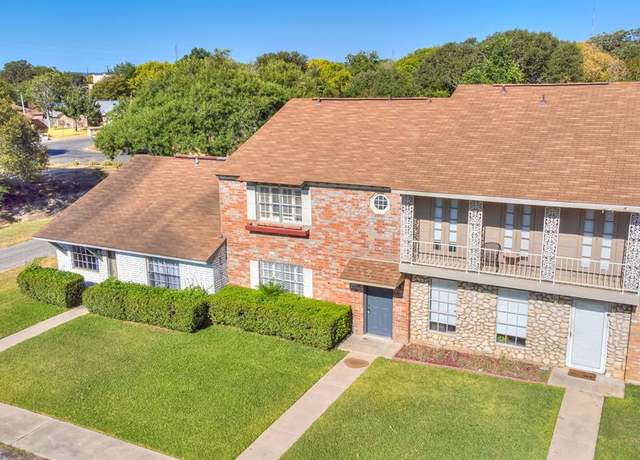 Property at 1908 Leslie Dr, Kerrville, TX 78028, 3 beds, 2.5 baths