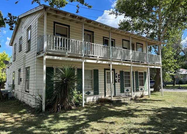 Property at 1009 N Tivy St, Kerrville, TX 78028