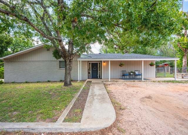 Property at 501 Fawn Dr, Kerrville, TX 78028, 4 beds, 3 baths