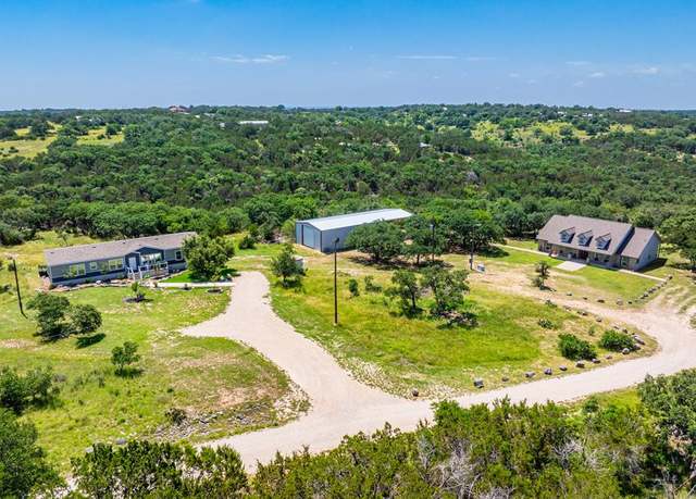 Property at 377 Green Oak Dr, Kerrville, TX 78028, 7 beds, 4.5 baths