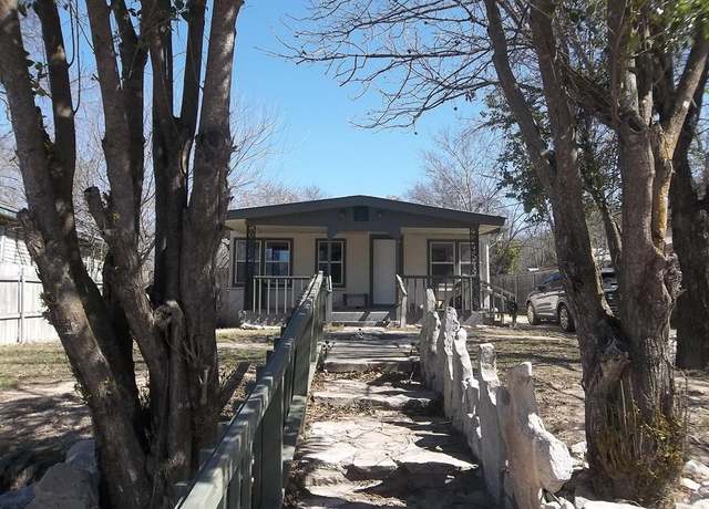 Property at 1512 N Second St, Kerrville, TX 78028, 3 beds, 3 baths