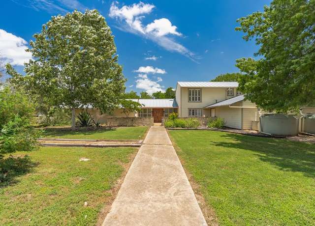 Property at 208 Front St, Comfort, TX 78013, 4 beds, 3.5 baths