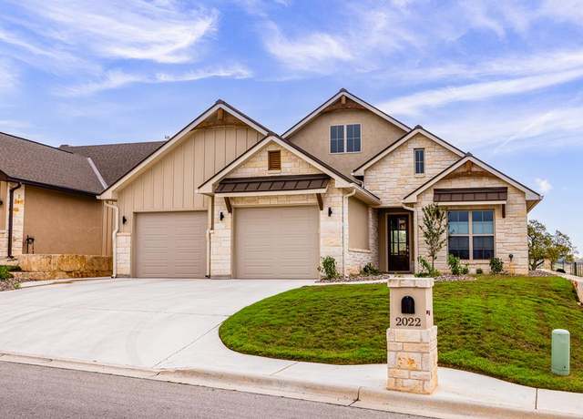 Property at 2022 Club House Rd, Kerrville, TX 78028, 3 beds, 3 baths