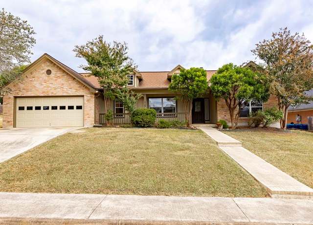 Property at 610 Oak Valley Dr, Kerrville, TX 78028, 3 beds, 2 baths