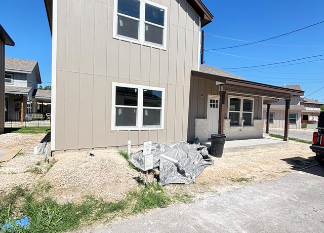 Property at 304 Riley Way, Kerrville, TX 78028, 3 beds, 2.5 baths