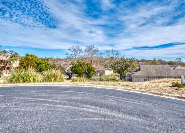 Property at 1601 N Valencia Dr, Kerrville, TX 78028