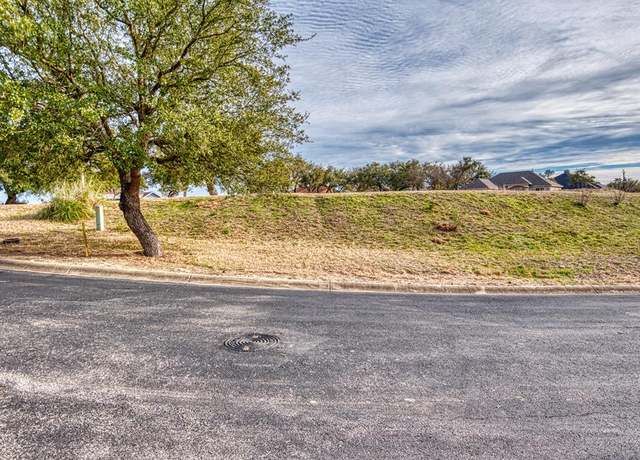 Property at 1906 N Chalet Cir, Kerrville, TX 78028
