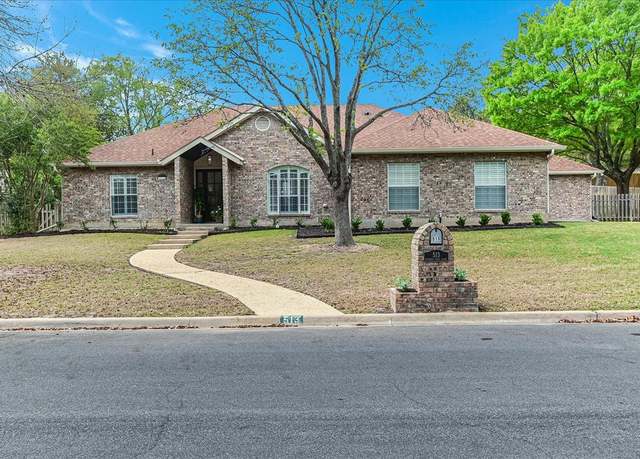 Property at 513 Winged Foot Ln, Kerrville, TX 78028, 3 beds, 2.5 baths