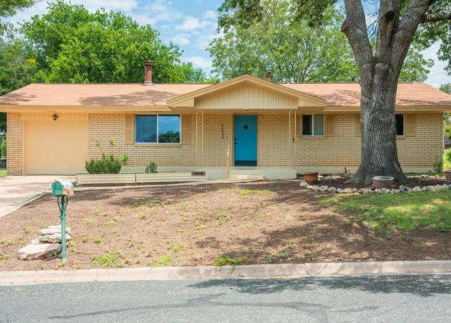 Property at 1122 Nancy Beth Dr, Kerrville, TX 78028, 2 beds, 2 baths