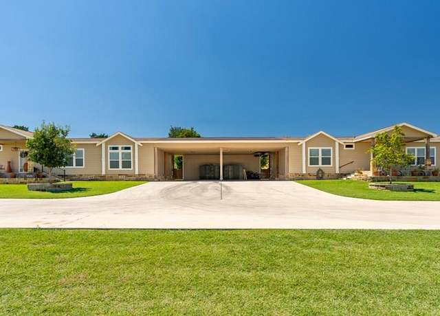 Property at 126-130 Robby Ln, Kerrville, TX 78028, 7 beds, 5 baths